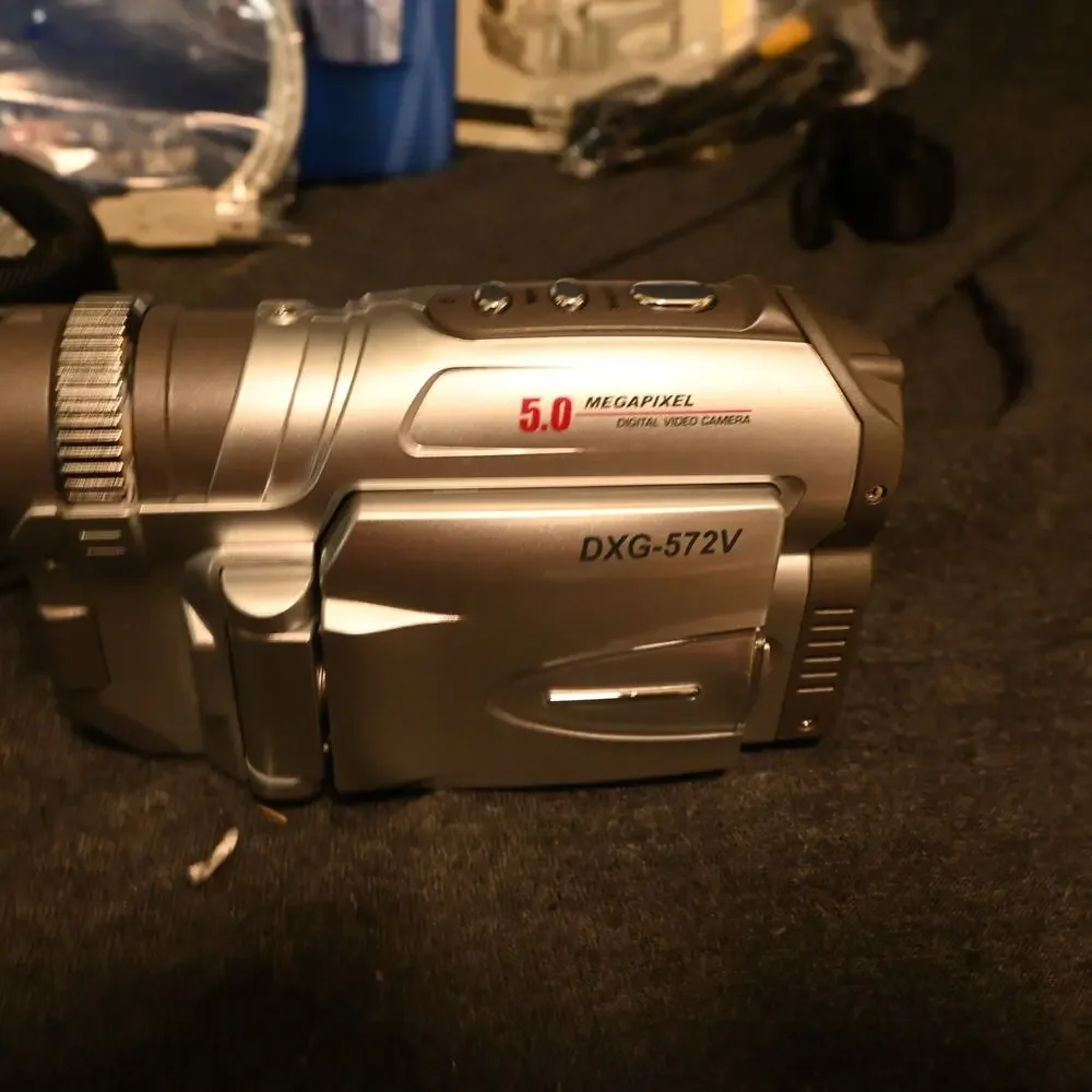 DXG-572V 5.0MP Digital Camcorder TESTED WORKING